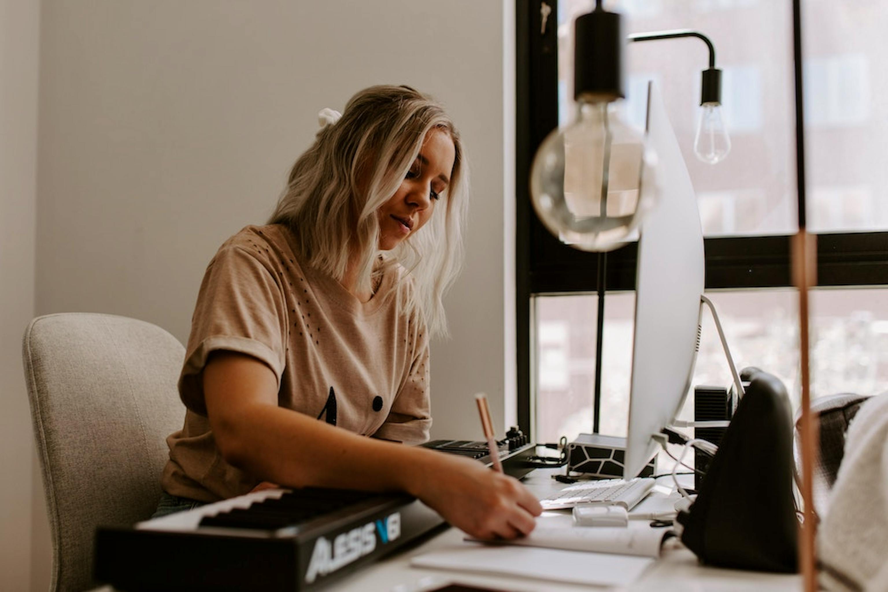 Finding Freelance Writing Jobs In 5 Easy Steps 2019 Clippings me finding-freelance-writing-jobs-in-5-easy-steps-2019-clippings-me